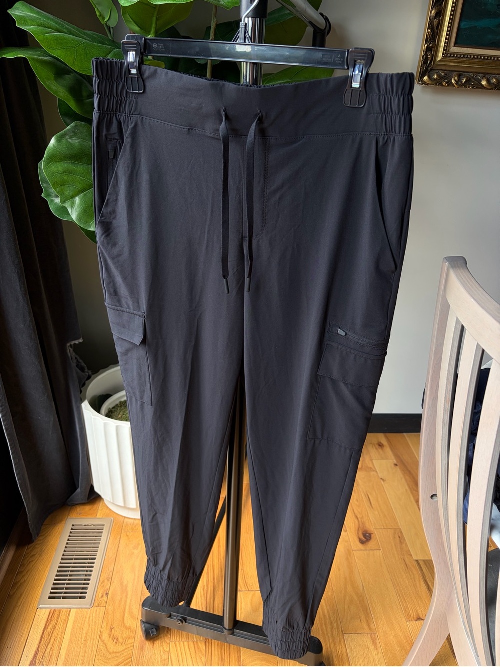 All in Motion Women’s Black Drawstring Cargo Jogger Pants Sz Medium